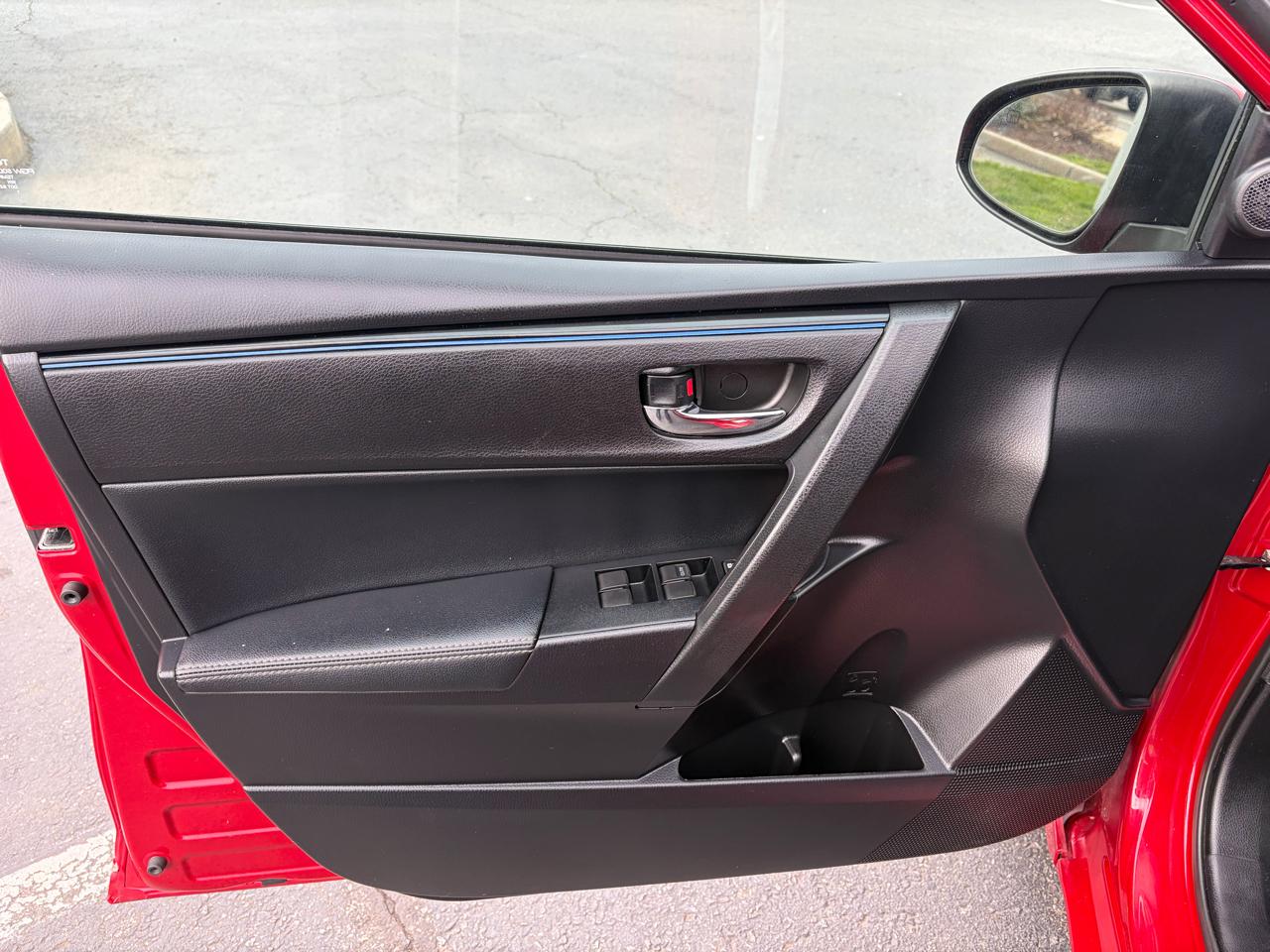 Toyota Corolla SE Nightshade 2017