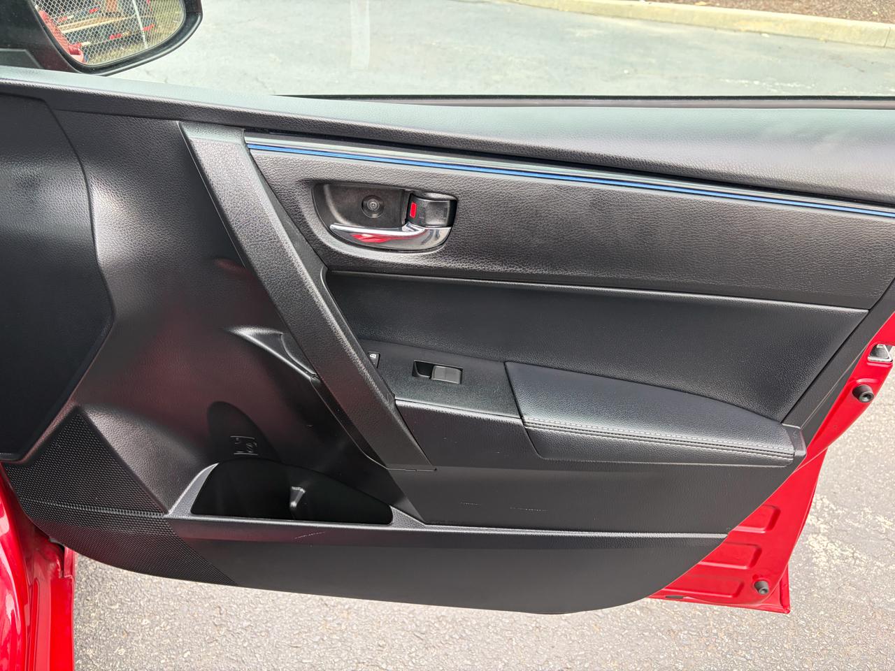 Toyota Corolla SE Nightshade 2017