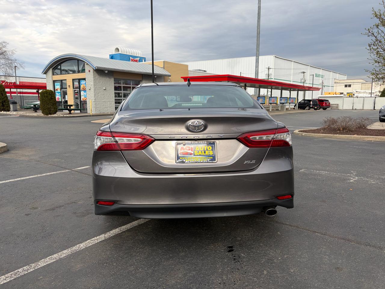 Toyota Camry XLE 2019
