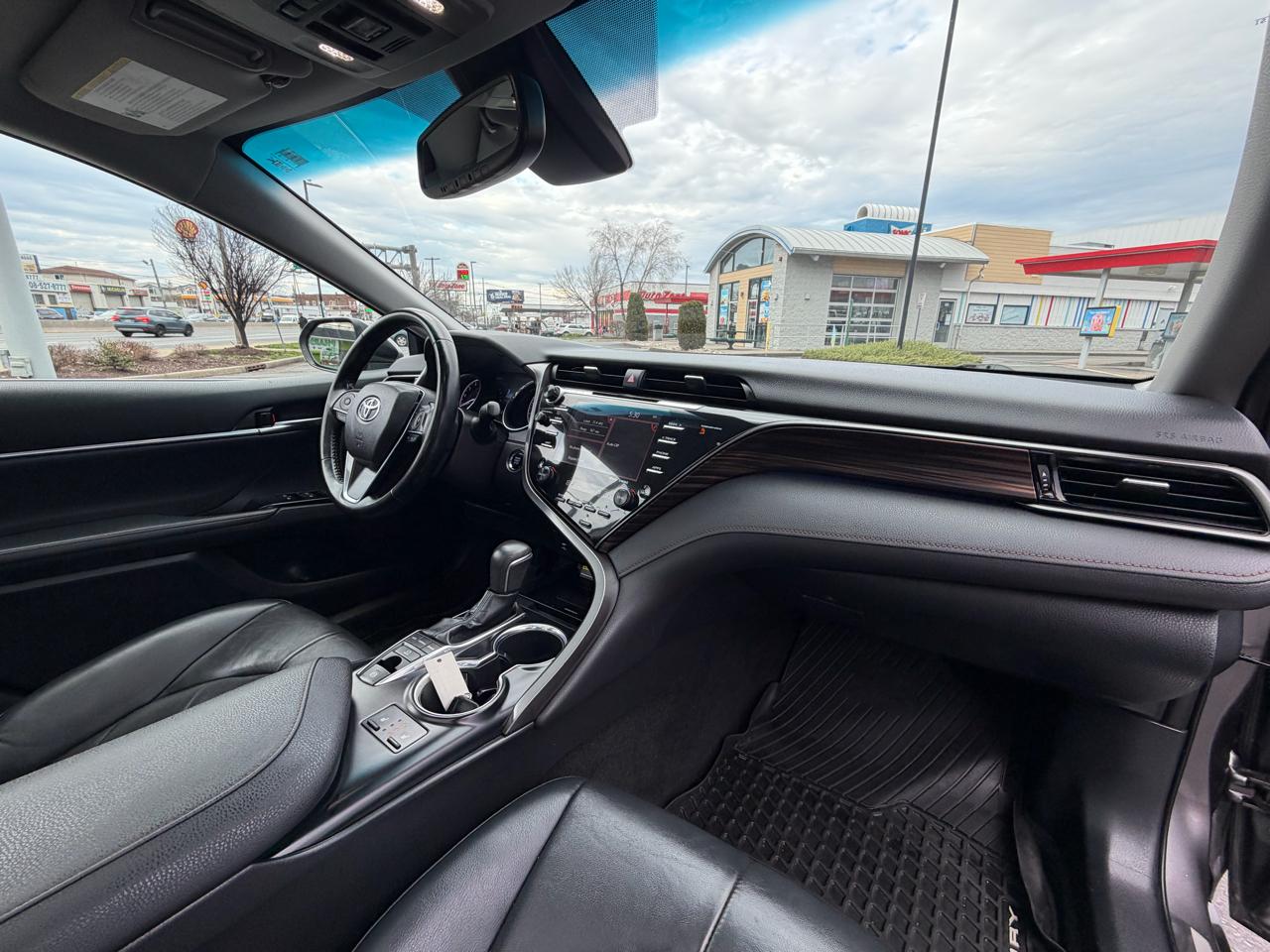 Toyota Camry XLE 2019