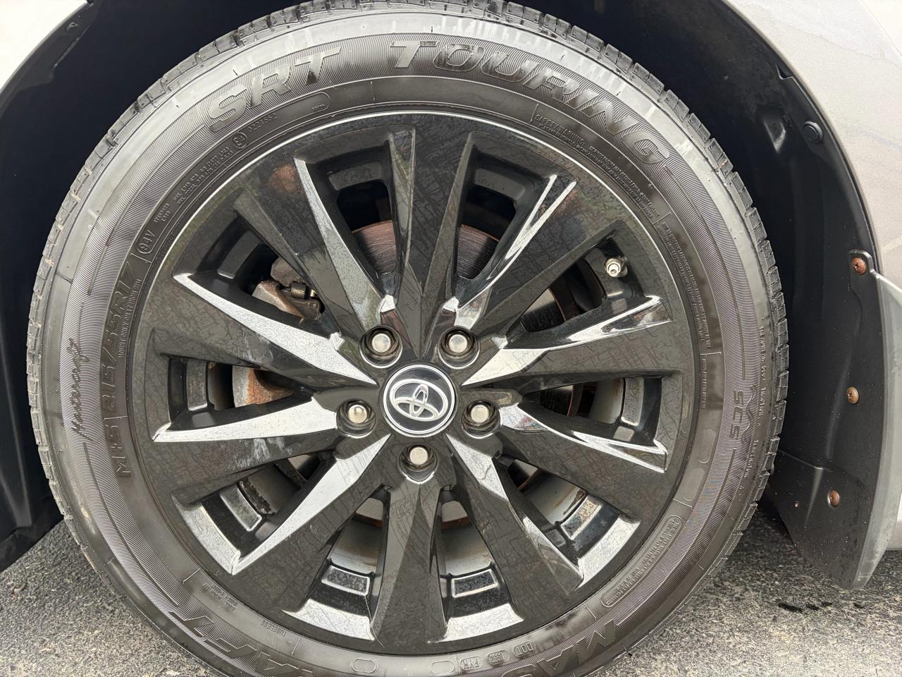 Toyota Camry XLE 2019