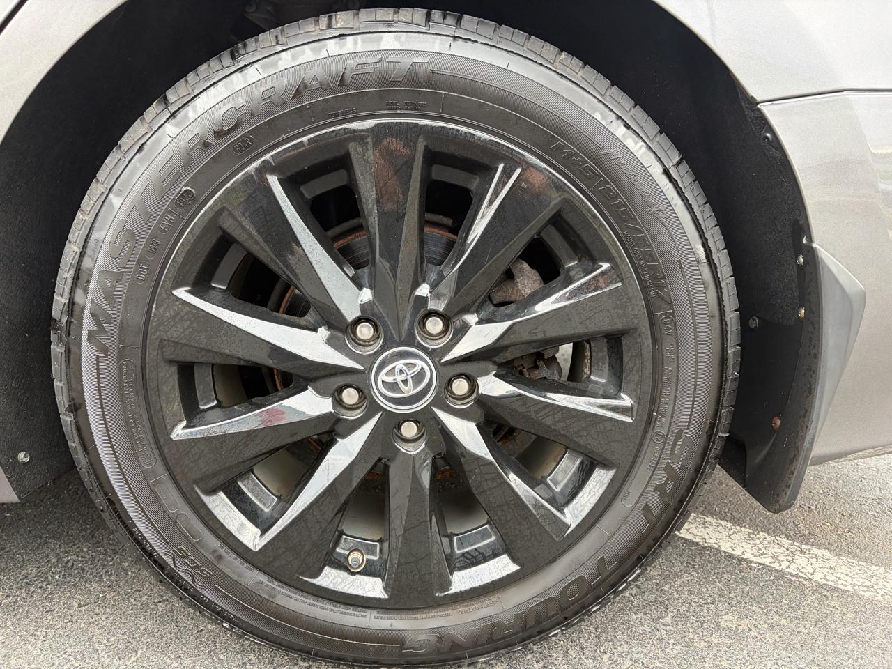 Toyota Camry XLE 2019