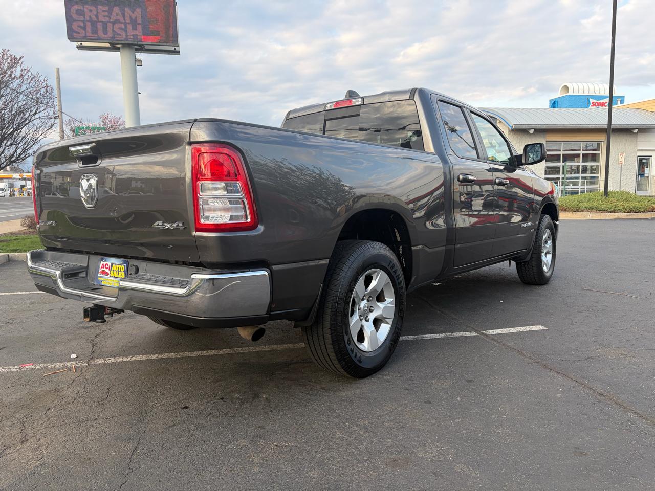 RAM 1500 Big Horn Quad Cab 4WD 2020