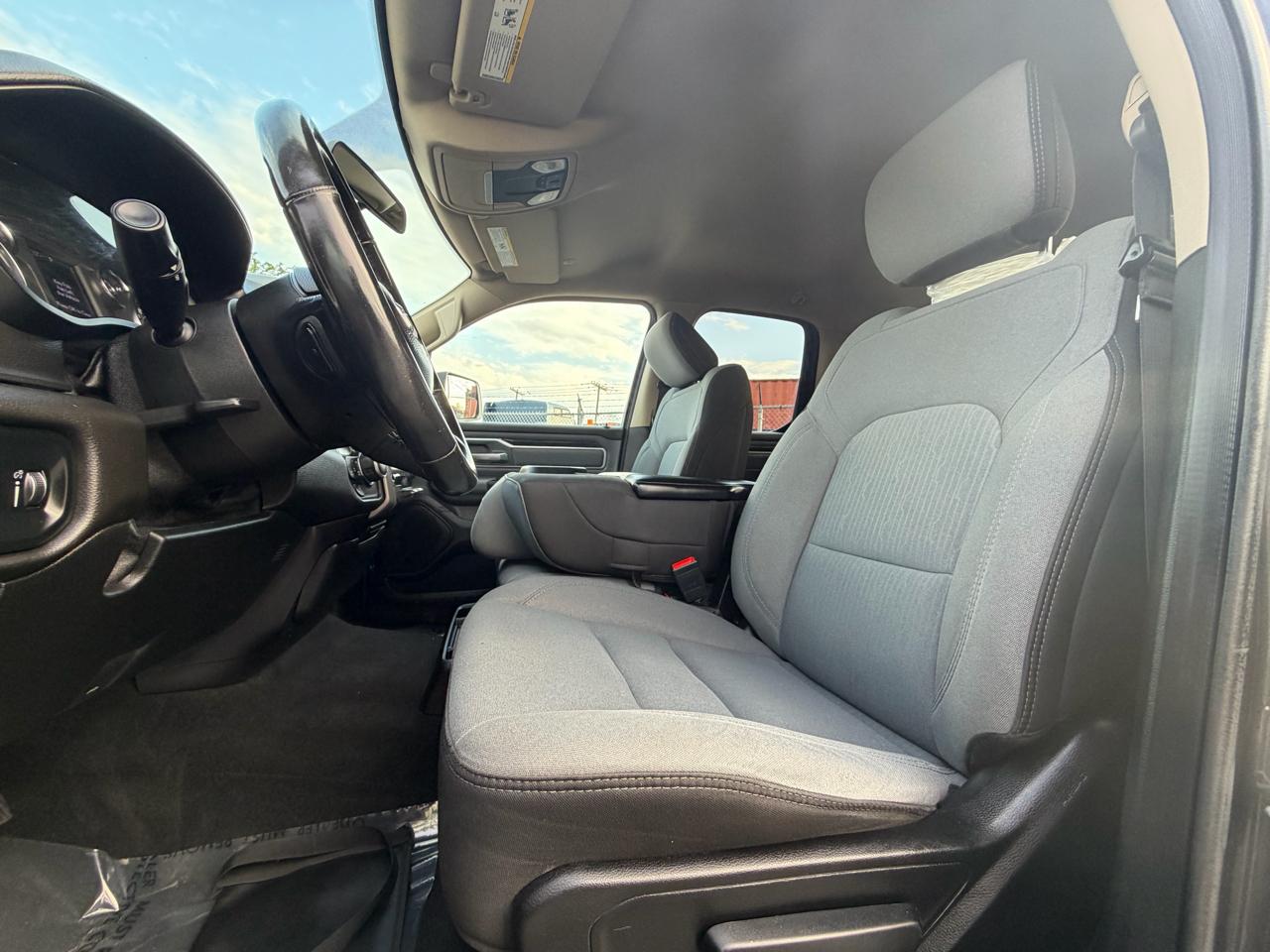 RAM 1500 Big Horn Quad Cab 4WD 2020