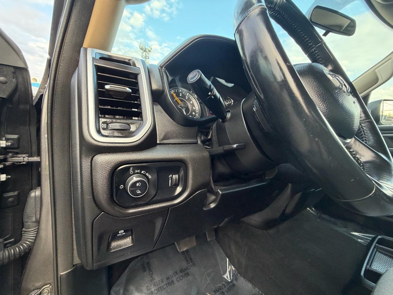 RAM 1500 Big Horn Quad Cab 4WD 2020