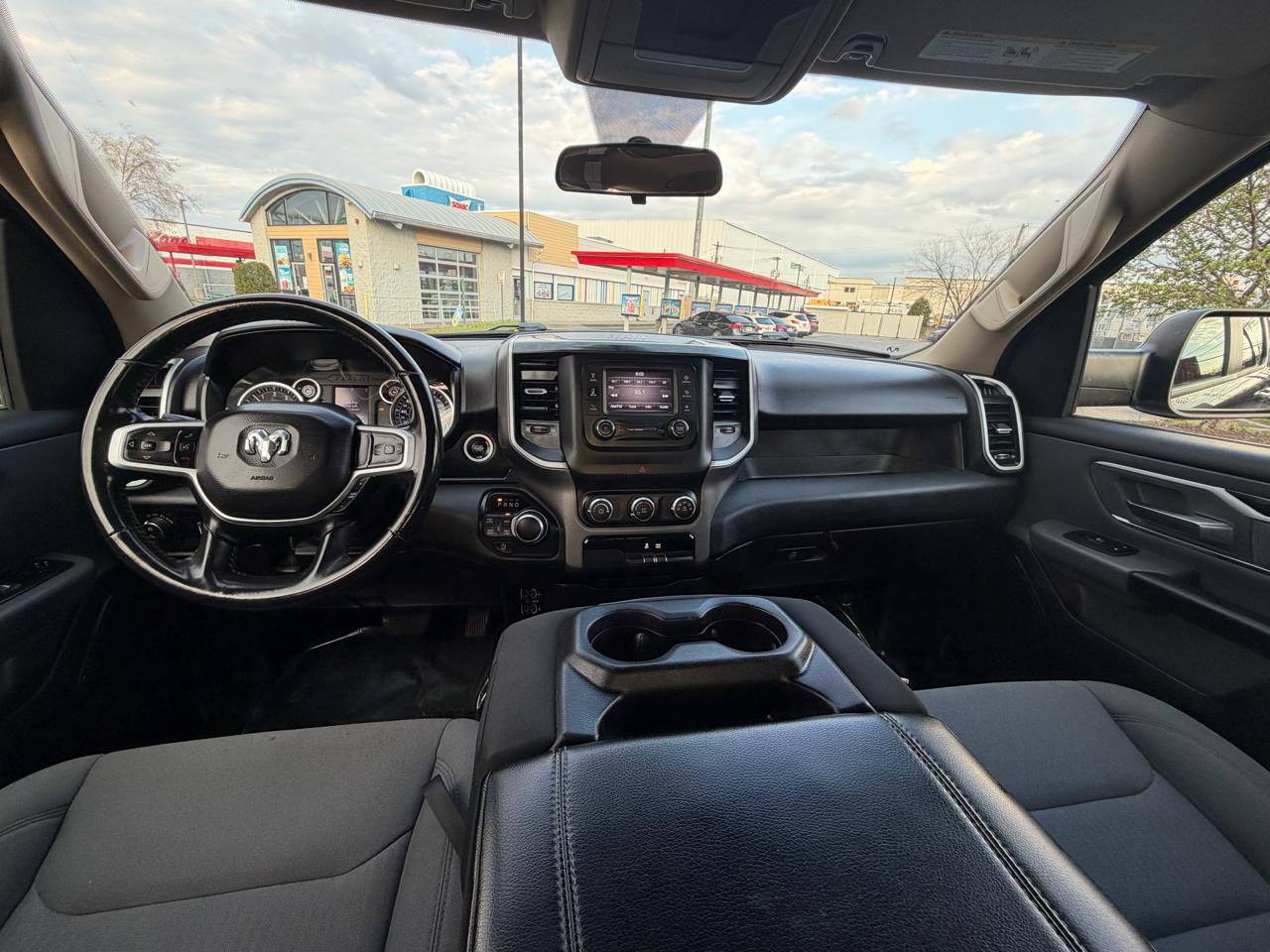 RAM 1500 Big Horn Quad Cab 4WD 2020