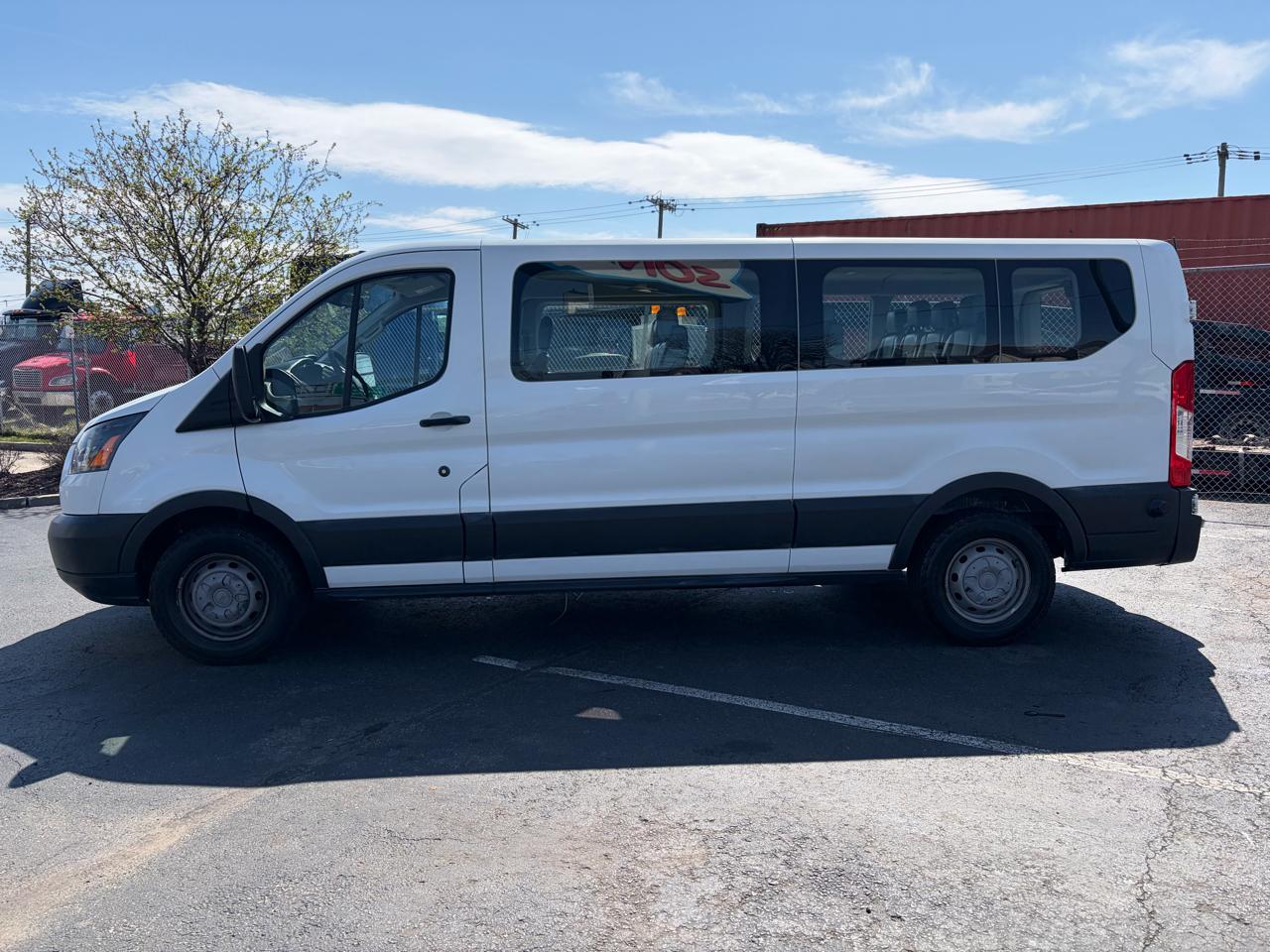 Ford Transit 350 Wagon Low Roof XL w/Sliding Pass. 148-in. WB 2018