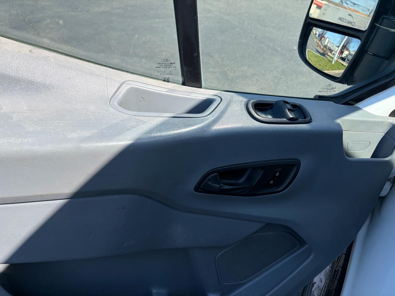 Ford Transit 350 Wagon Low Roof XL w/Sliding Pass. 148-in. WB 2018