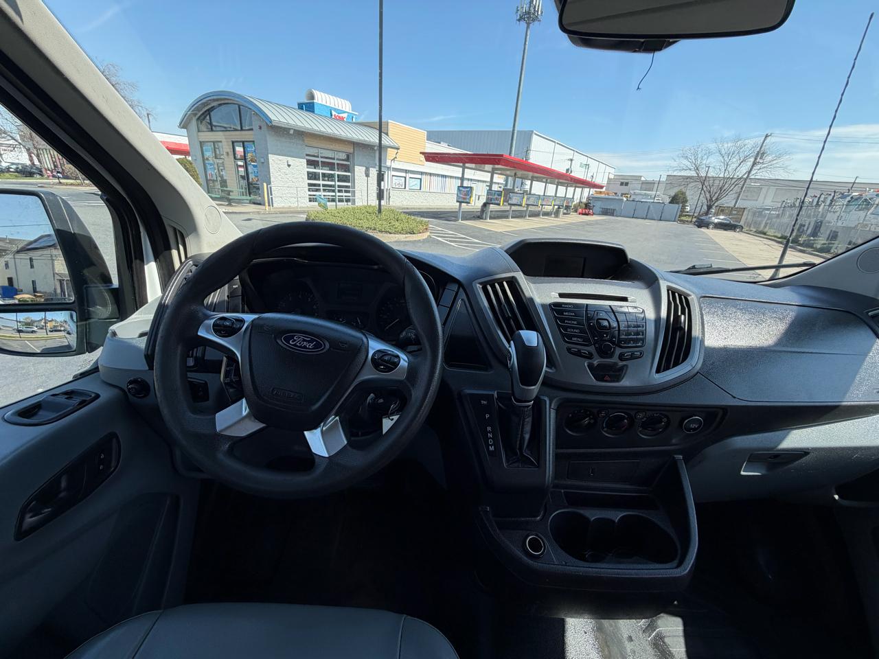 Ford Transit 350 Wagon Low Roof XL w/Sliding Pass. 148-in. WB 2018