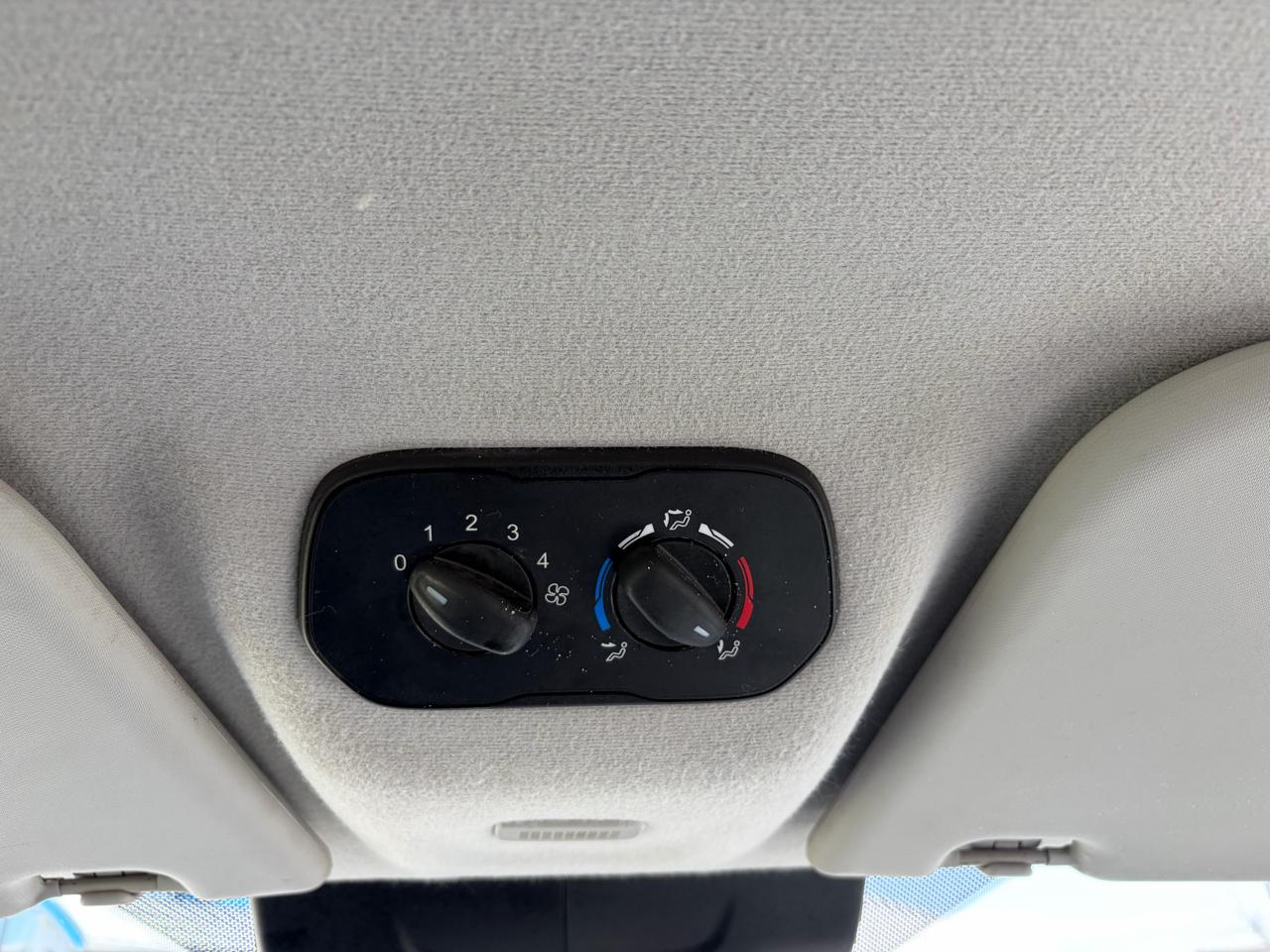 Ford Transit 350 Wagon Low Roof XL w/Sliding Pass. 148-in. WB 2018