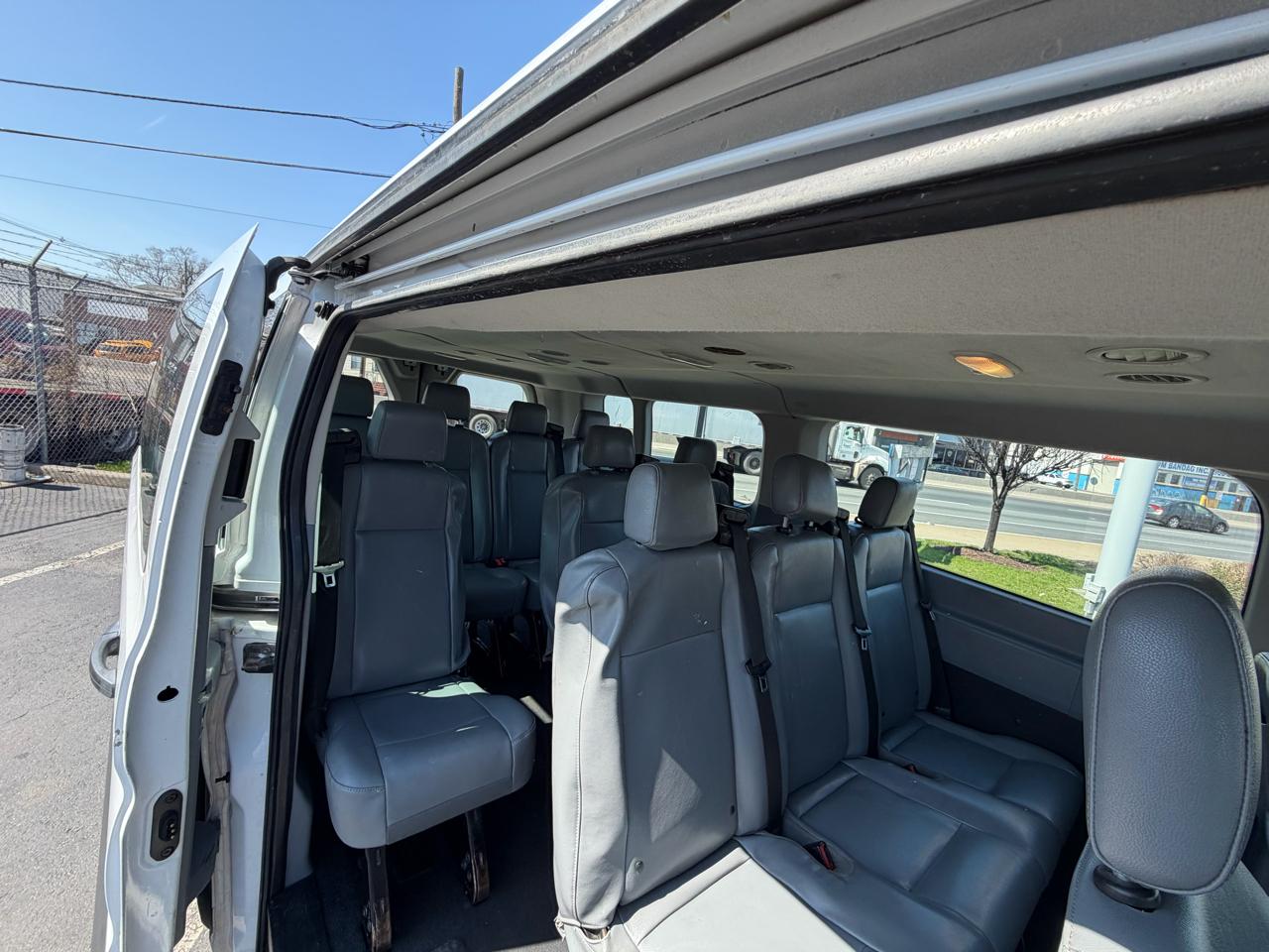 Ford Transit 350 Wagon Low Roof XL w/Sliding Pass. 148-in. WB 2018