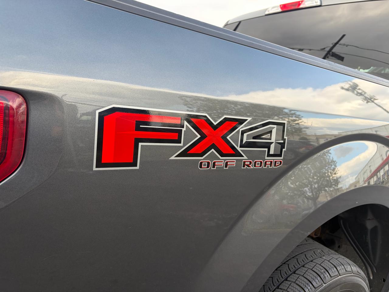 Ford F-150 XLT SuperCrew Short Bed 4WD 2019