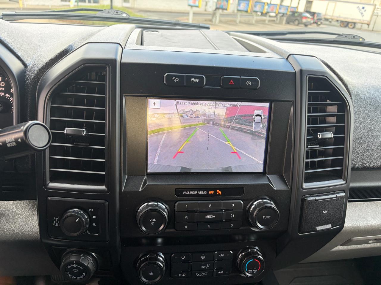 Ford F-150 XLT SuperCrew Short Bed 4WD 2019