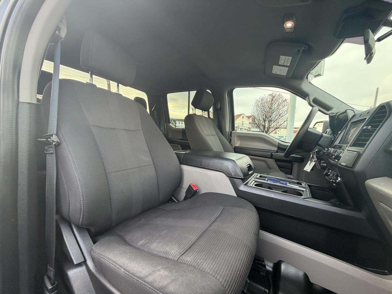 Ford F-150 XLT SuperCrew Short Bed 4WD 2019
