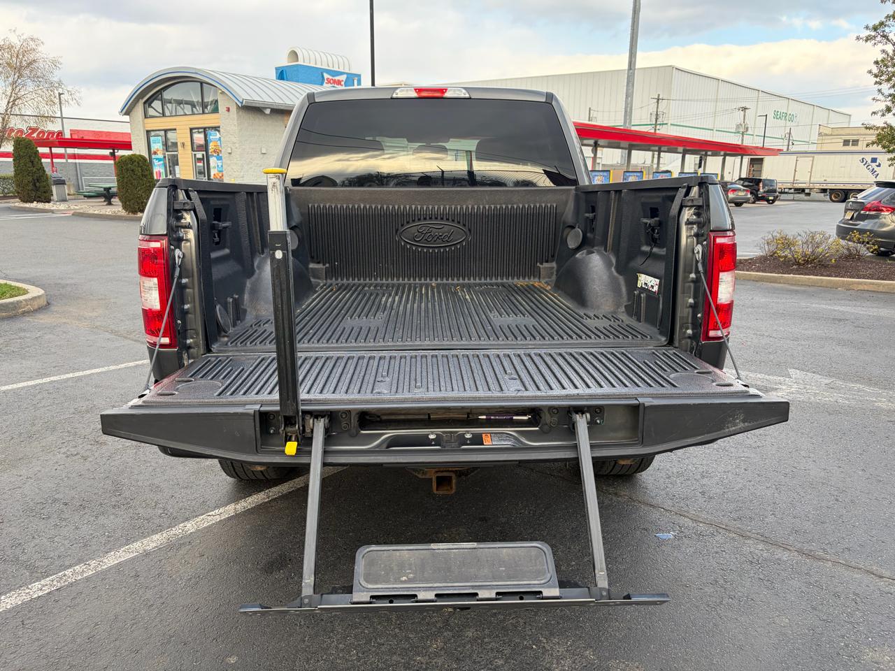 Ford F-150 XLT SuperCrew Short Bed 4WD 2019