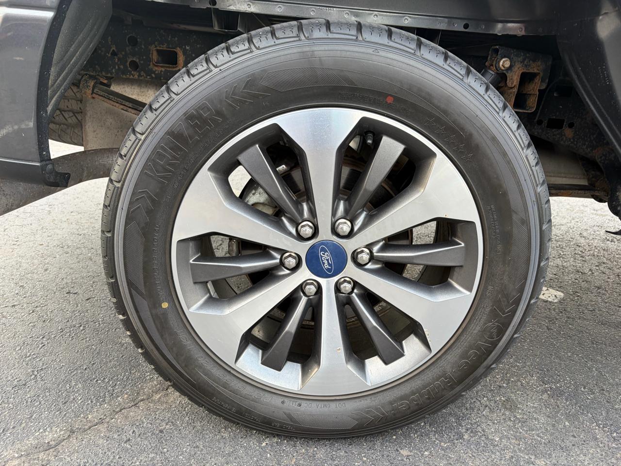 Ford F-150 XLT SuperCrew Short Bed 4WD 2019