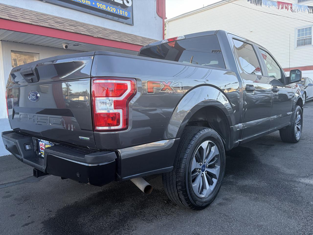 Ford F-150 XLT SuperCrew Short Bed 4WD 2019
