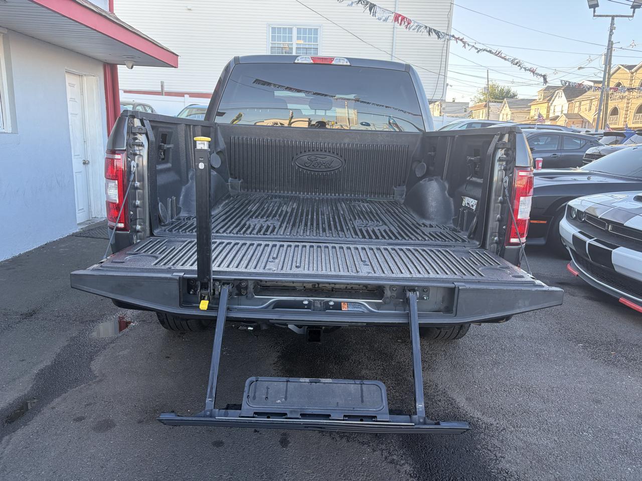 Ford F-150 XLT SuperCrew Short Bed 4WD 2019