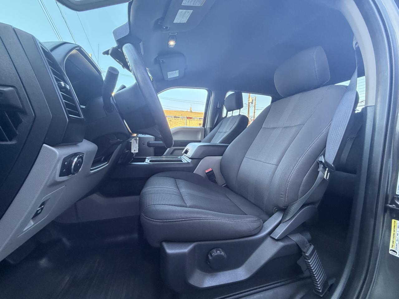 Ford F-150 XLT SuperCrew Short Bed 4WD 2019