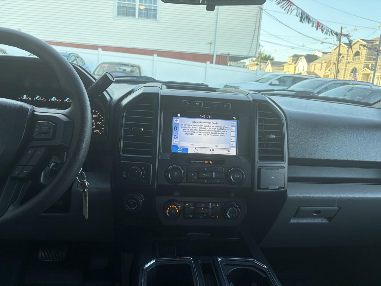 Ford F-150 XLT SuperCrew Short Bed 4WD 2019