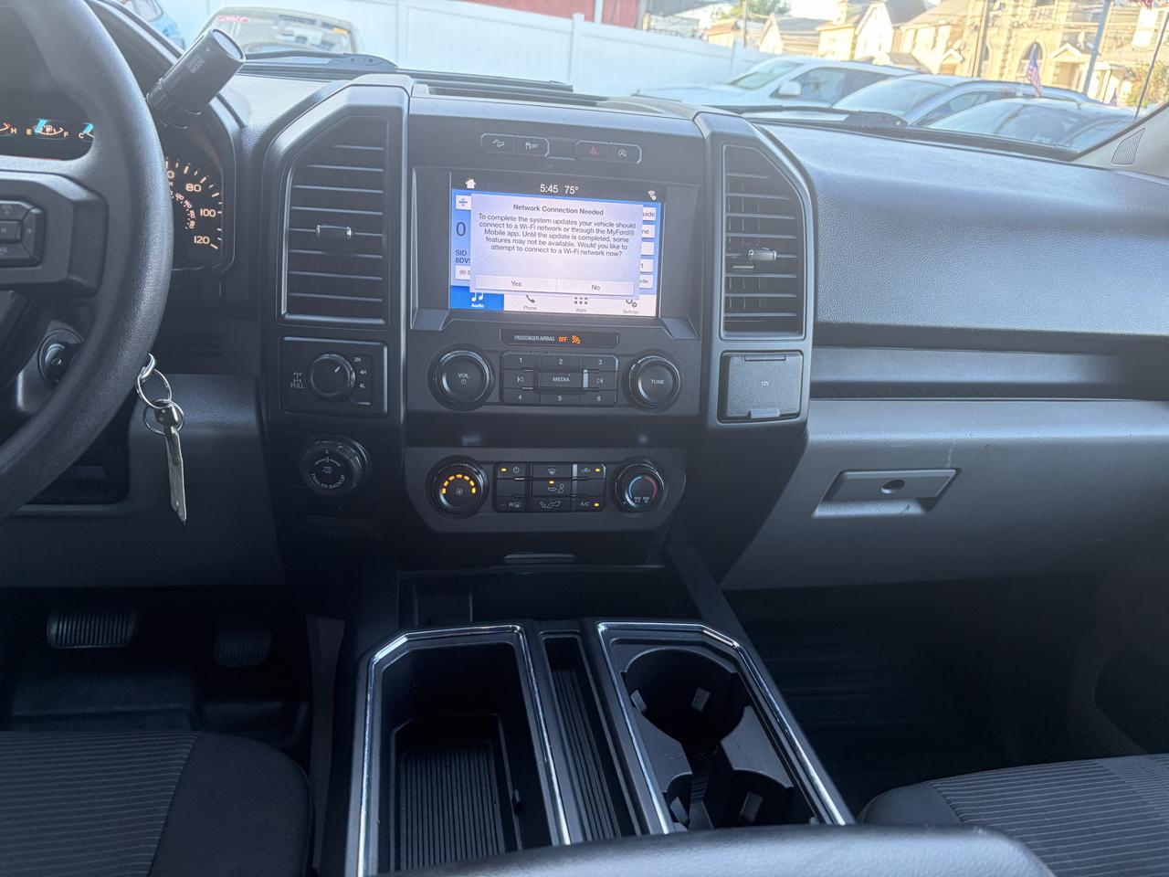 Ford F-150 XLT SuperCrew Short Bed 4WD 2019