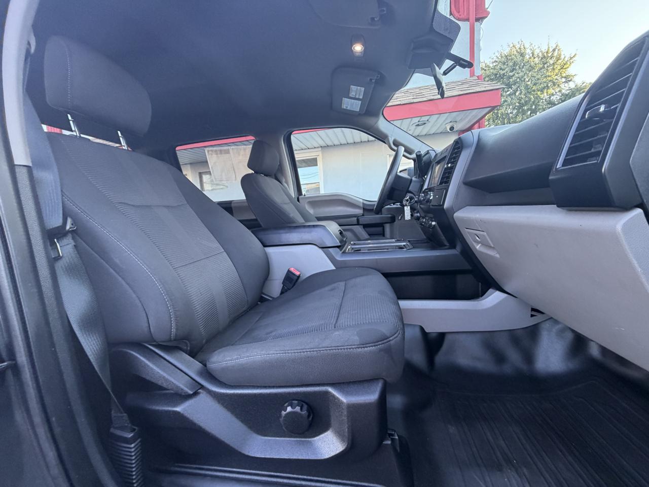 Ford F-150 XLT SuperCrew Short Bed 4WD 2019