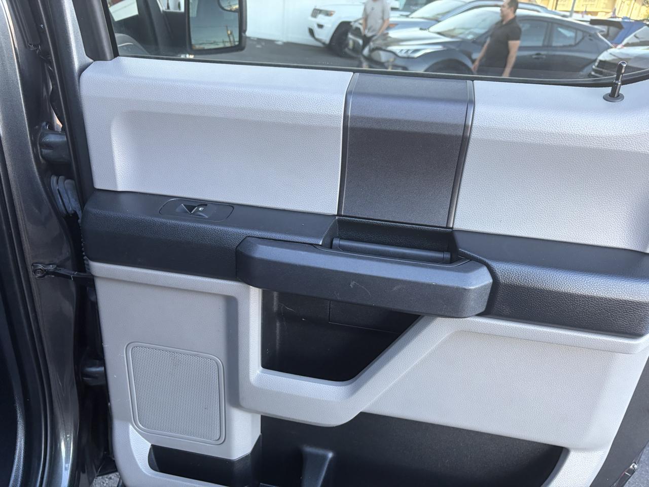 Ford F-150 XLT SuperCrew Short Bed 4WD 2019