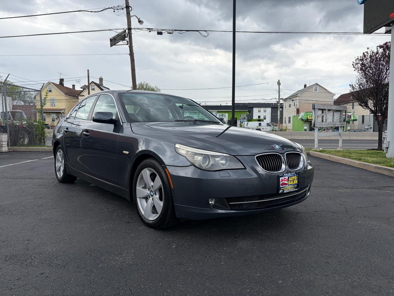 BMW 5-Series 528xi 2008