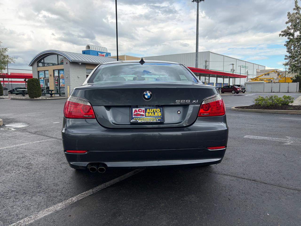 BMW 5-Series 528xi 2008