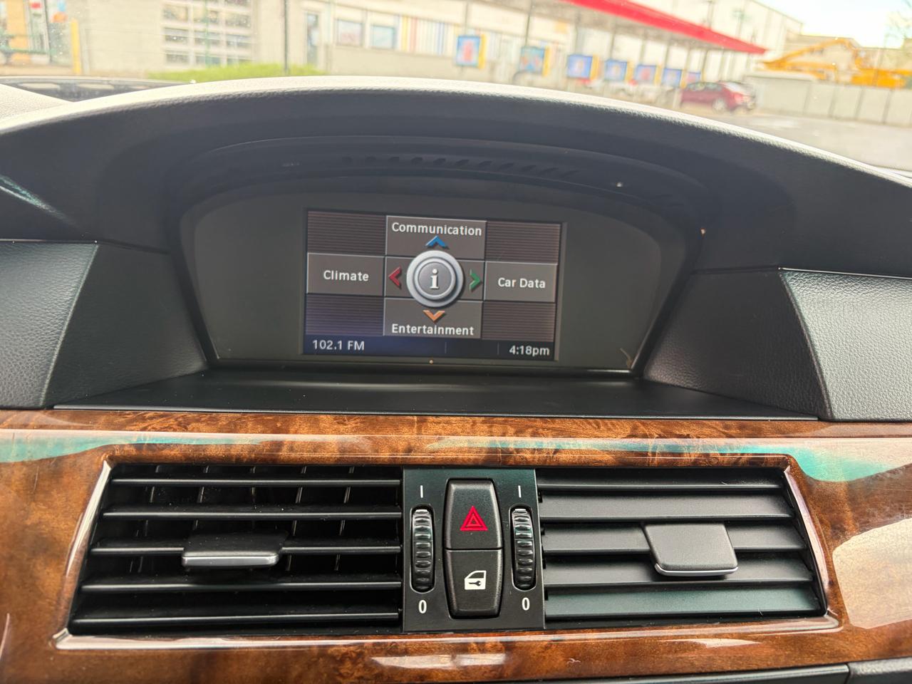 BMW 5-Series 528xi 2008