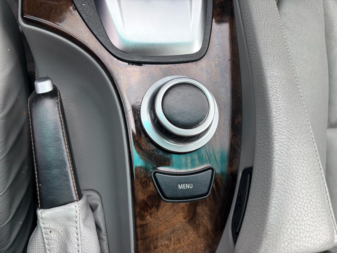 BMW 5-Series 528xi 2008