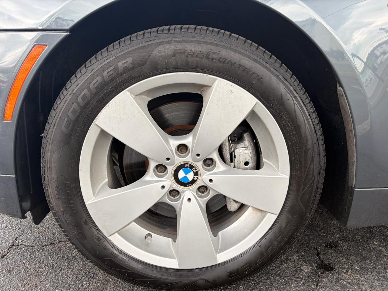 BMW 5-Series 528xi 2008