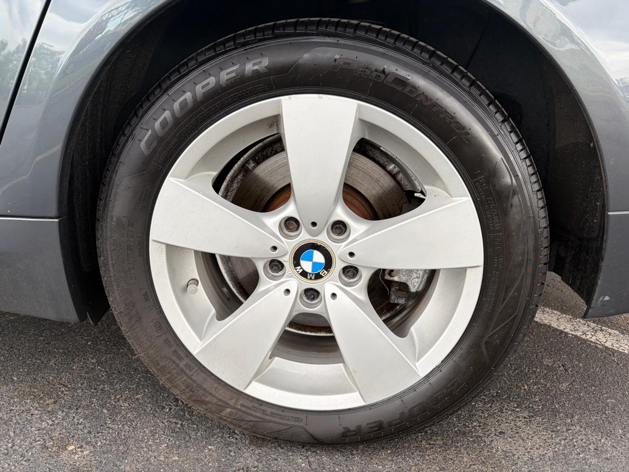 BMW 5-Series 528xi 2008