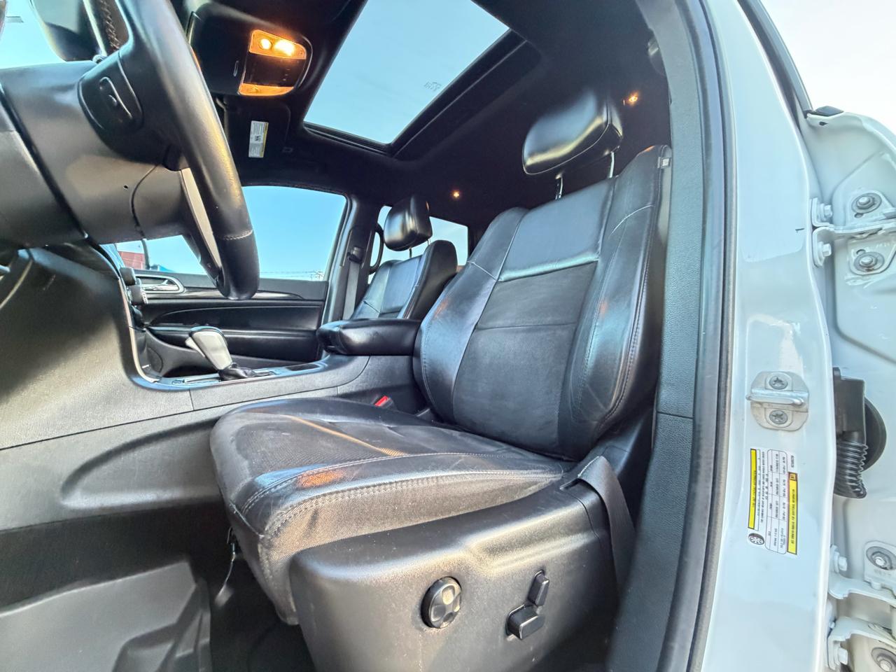 Jeep Grand Cherokee Laredo 4WD 2019