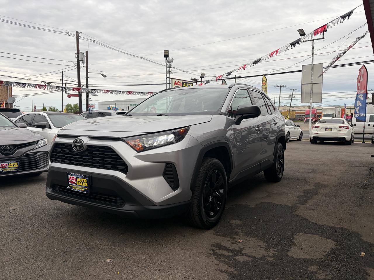 Toyota RAV4 LE AWD 2020