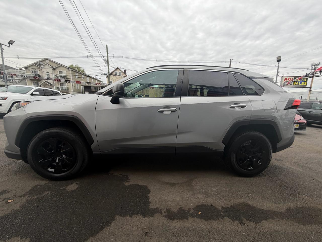Toyota RAV4 LE AWD 2020