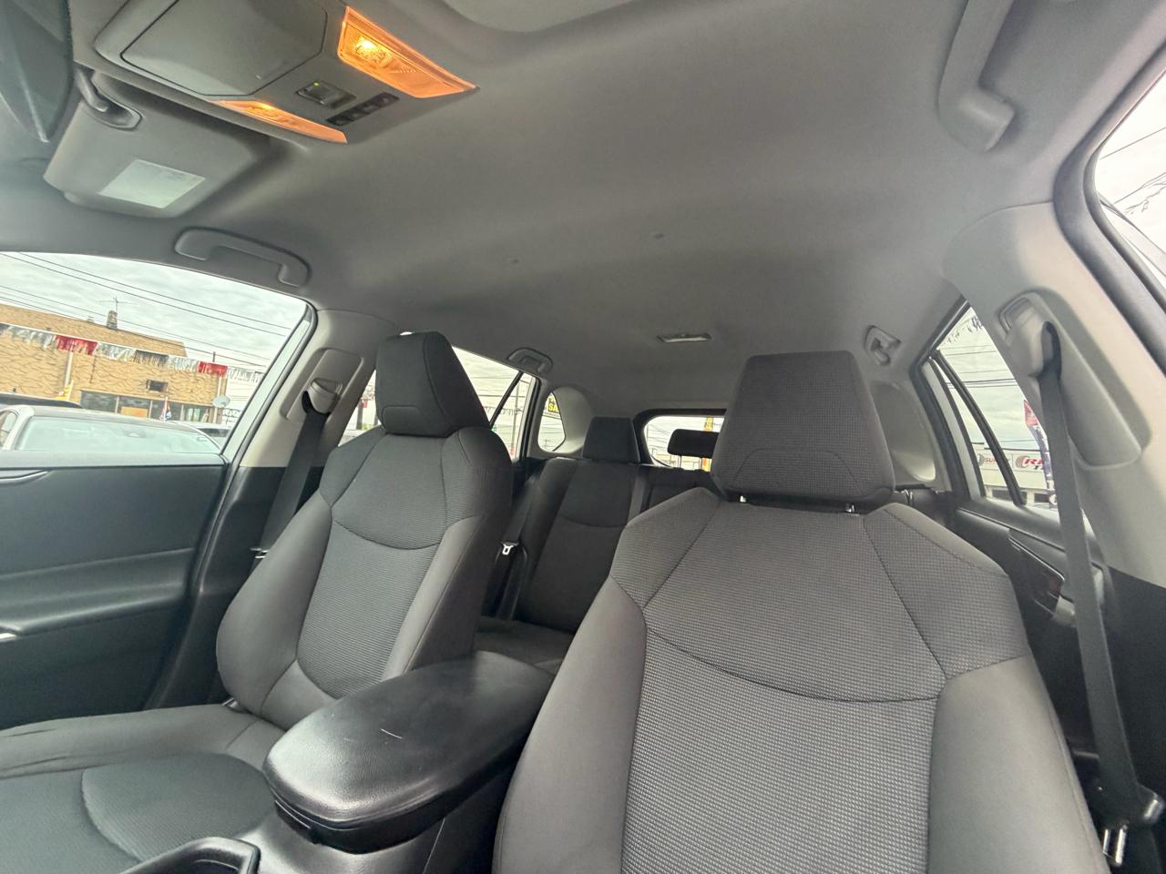 Toyota RAV4 LE AWD 2020