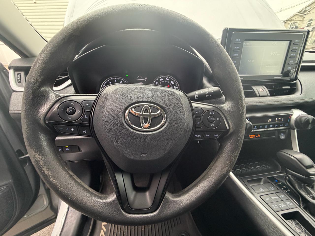 Toyota RAV4 LE AWD 2020