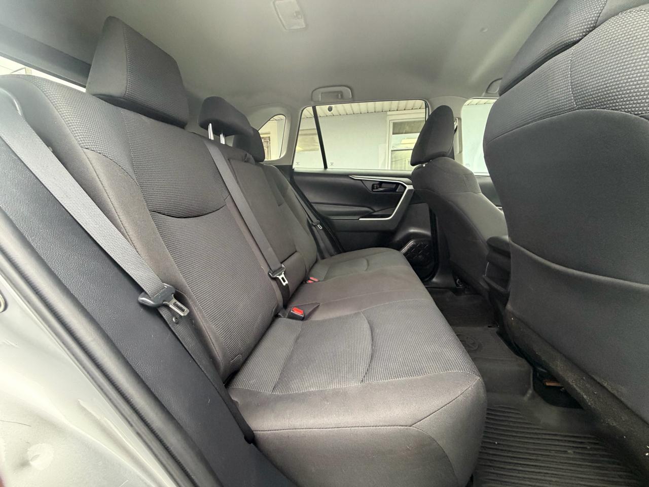 Toyota RAV4 LE AWD 2020