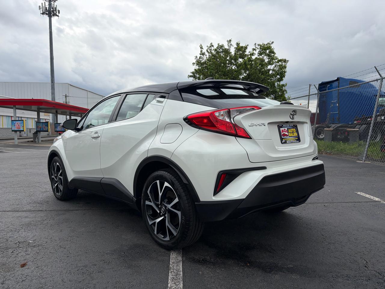 Toyota C-HR XLE 2019