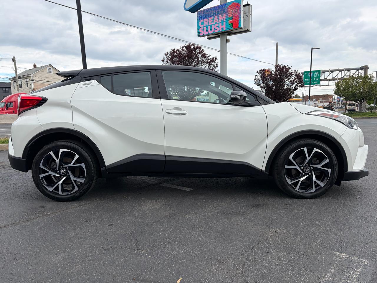 Toyota C-HR XLE 2019