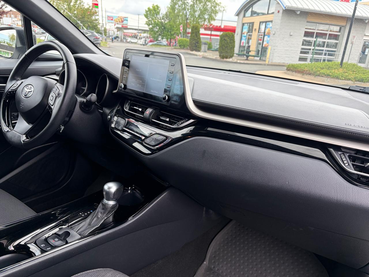 Toyota C-HR XLE 2019