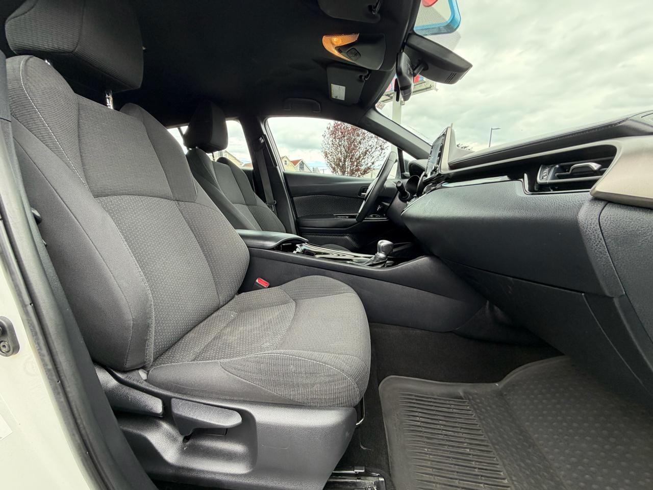 Toyota C-HR XLE 2019
