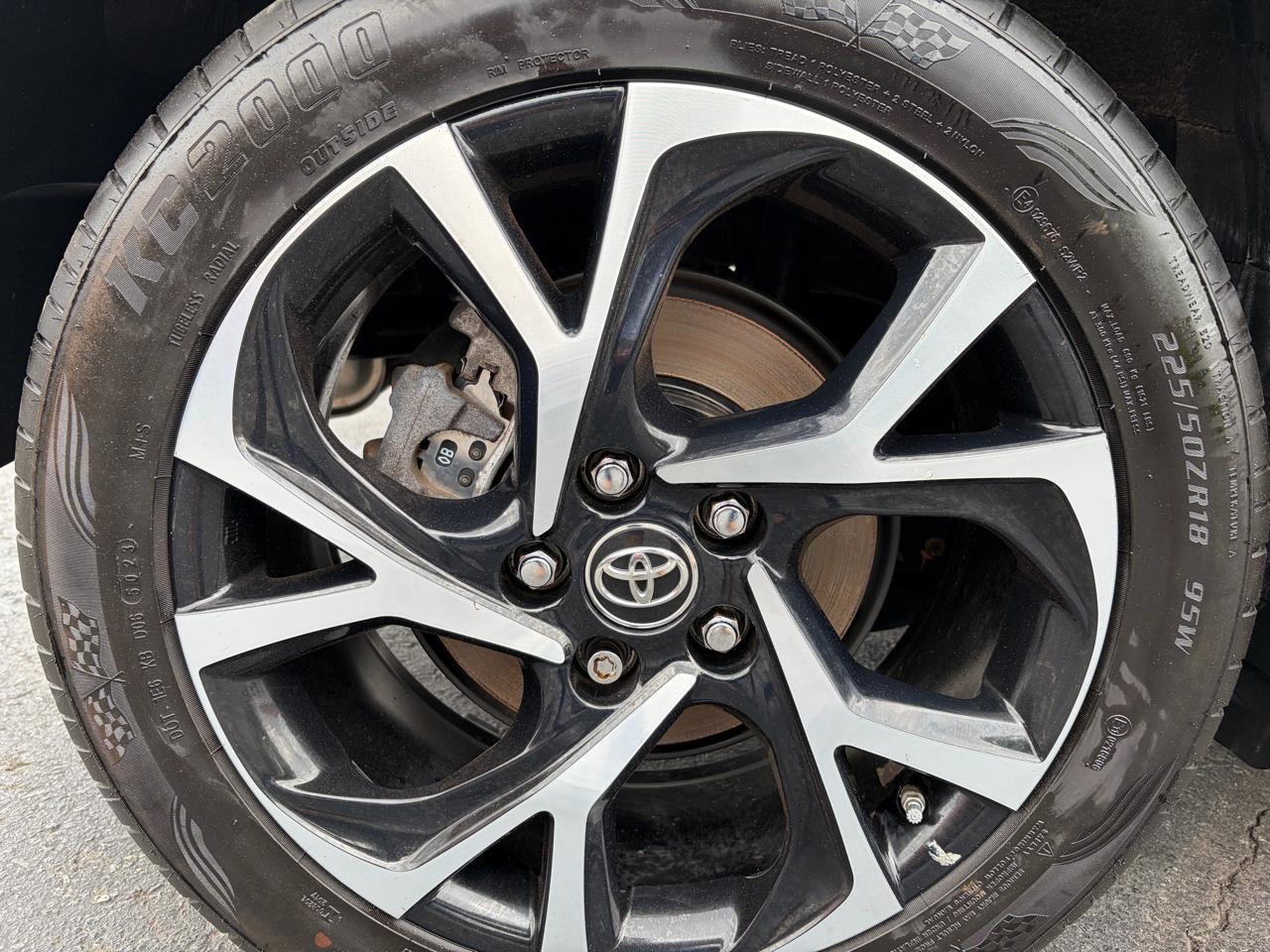 Toyota C-HR XLE 2019