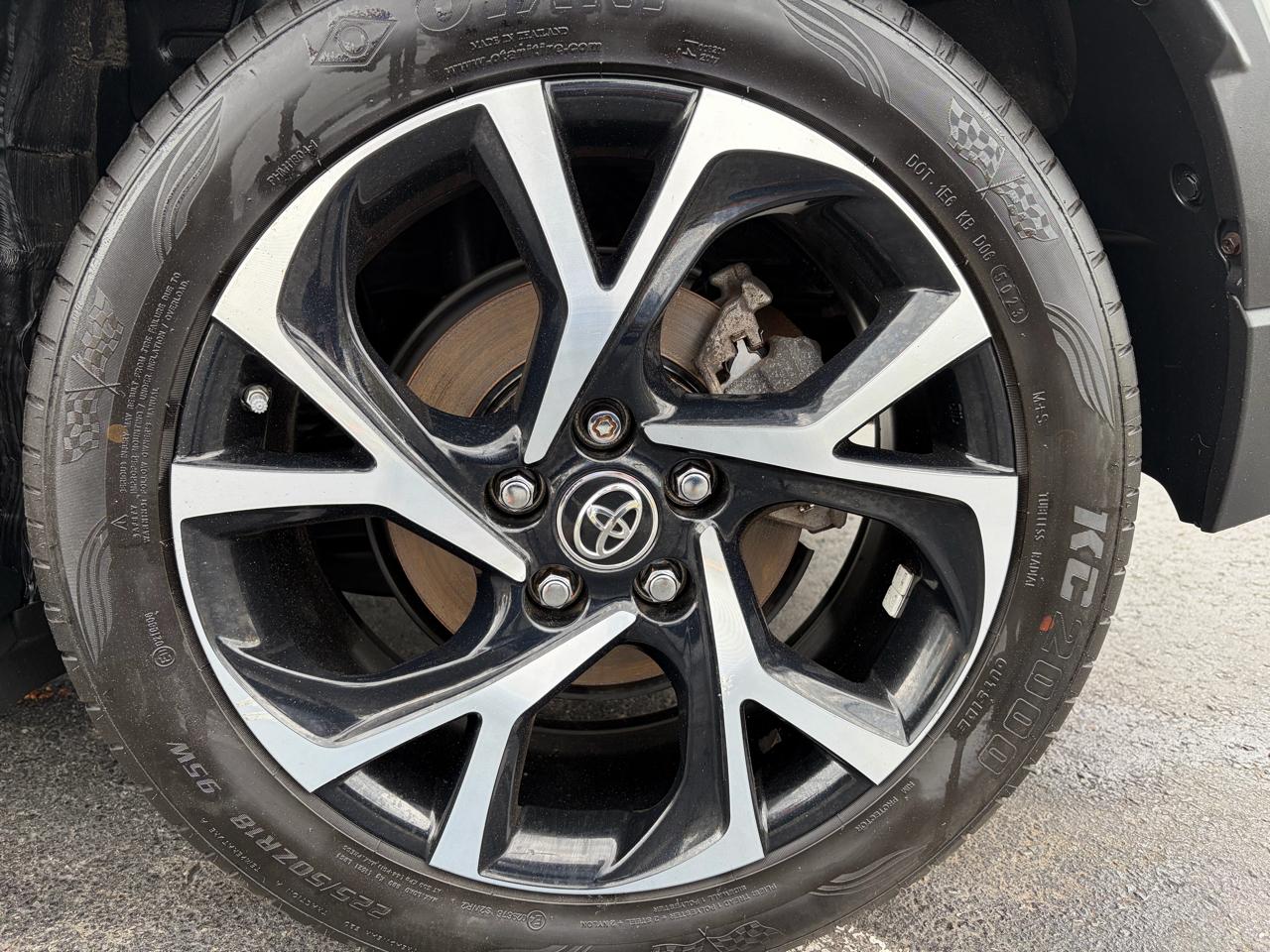 Toyota C-HR XLE 2019