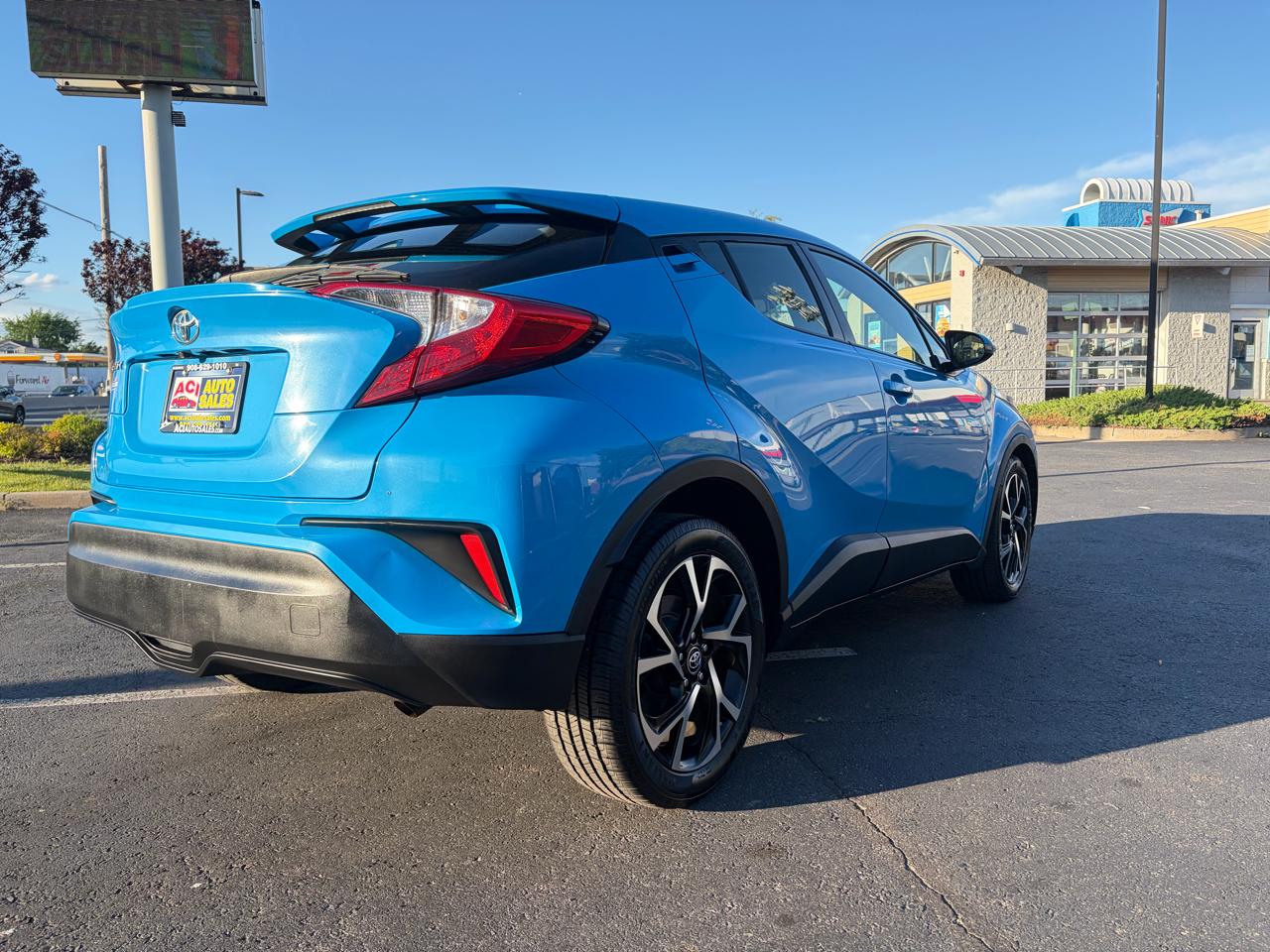 Toyota C-HR XLE 4D SUV 2019