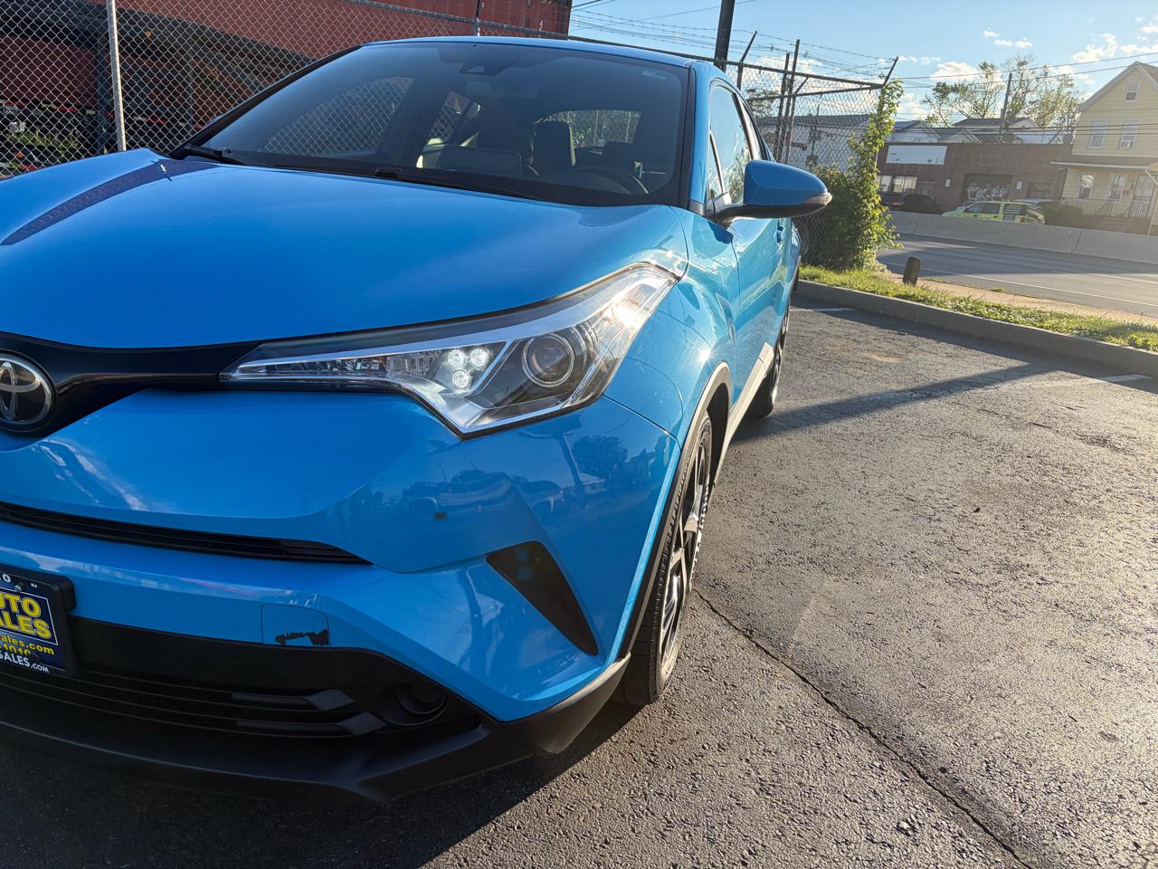 Toyota C-HR XLE 4D SUV 2019