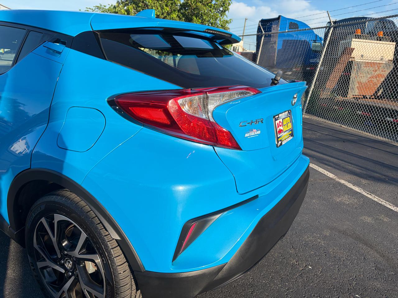 Toyota C-HR XLE 4D SUV 2019