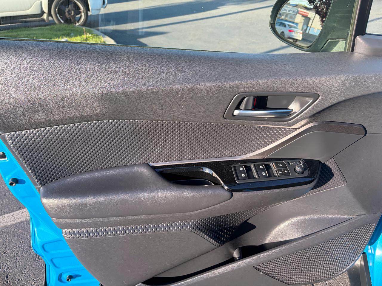 Toyota C-HR XLE 4D SUV 2019