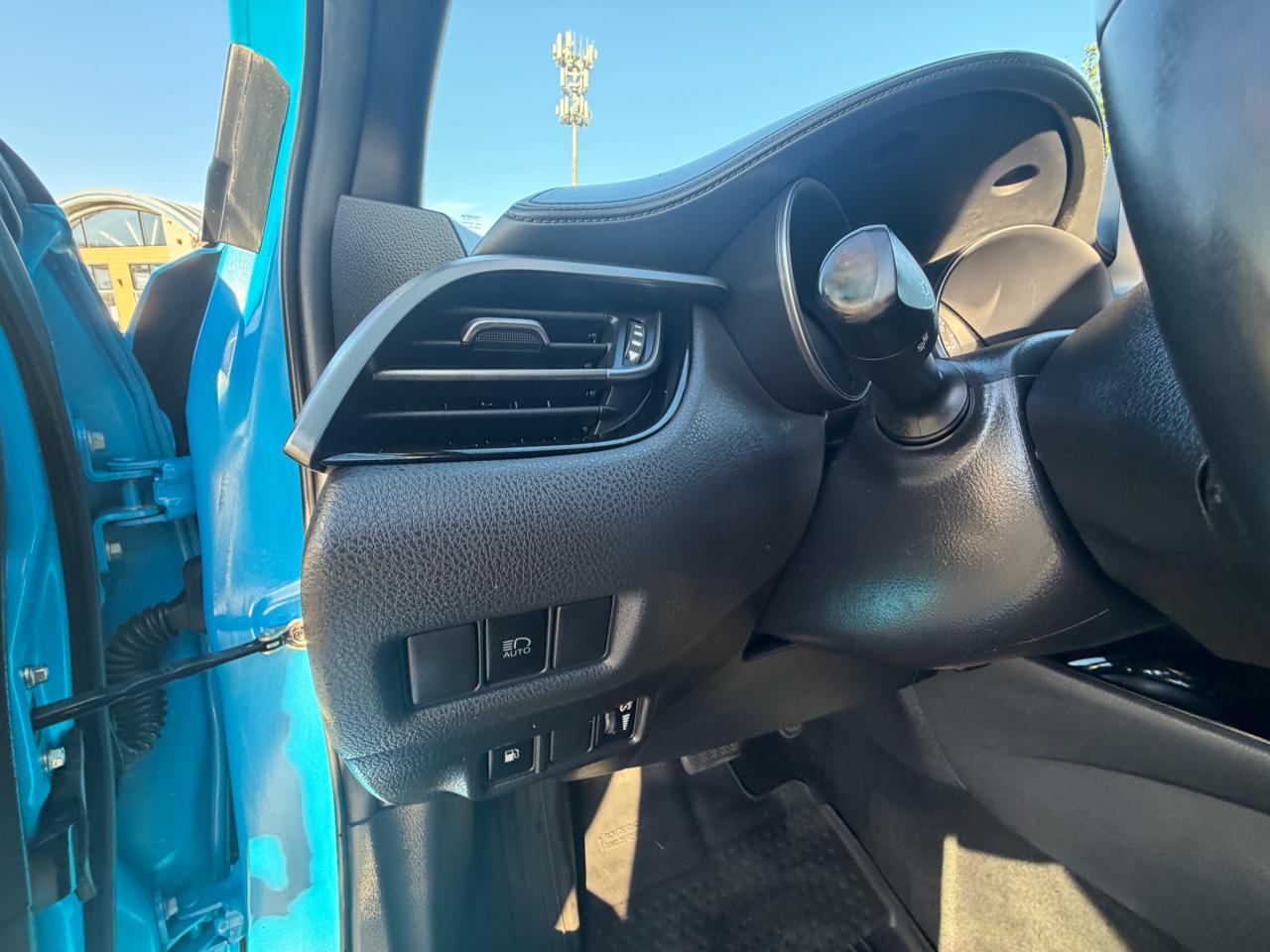 Toyota C-HR XLE 4D SUV 2019